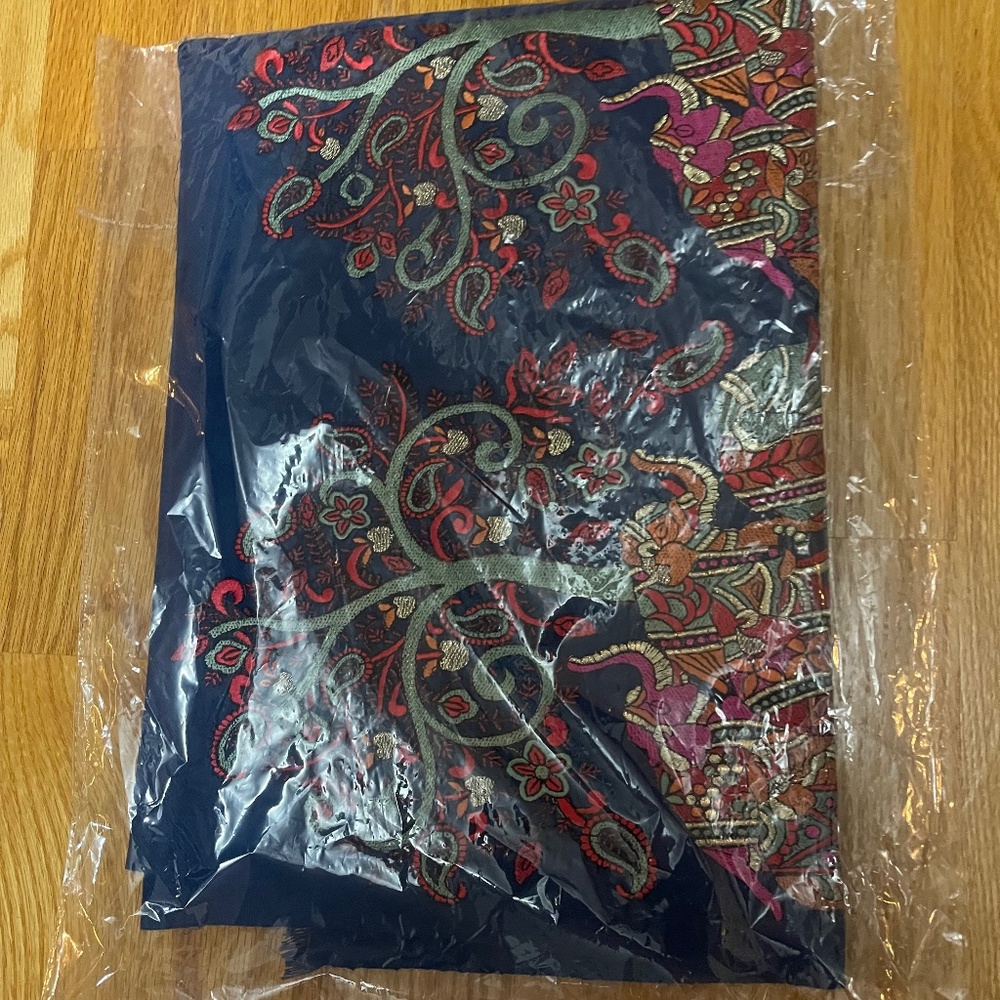 100% Pashmina (Wool) Hand stitched Navy scarf from India